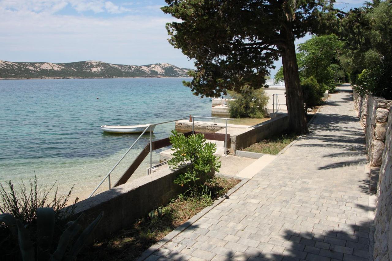 Apartments Haramincic M&B Stara Novalja Exterior photo