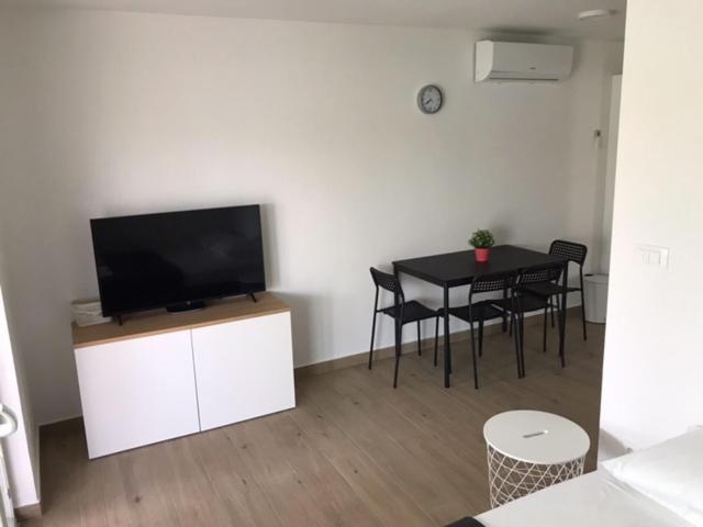 Apartments Haramincic M&B Stara Novalja Exterior photo
